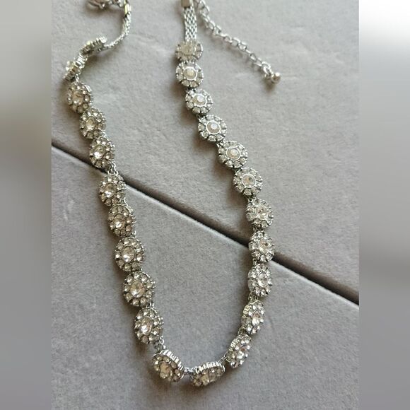 Macy's Cubic Zirconia silver flowers choker - Picture 4 of 10